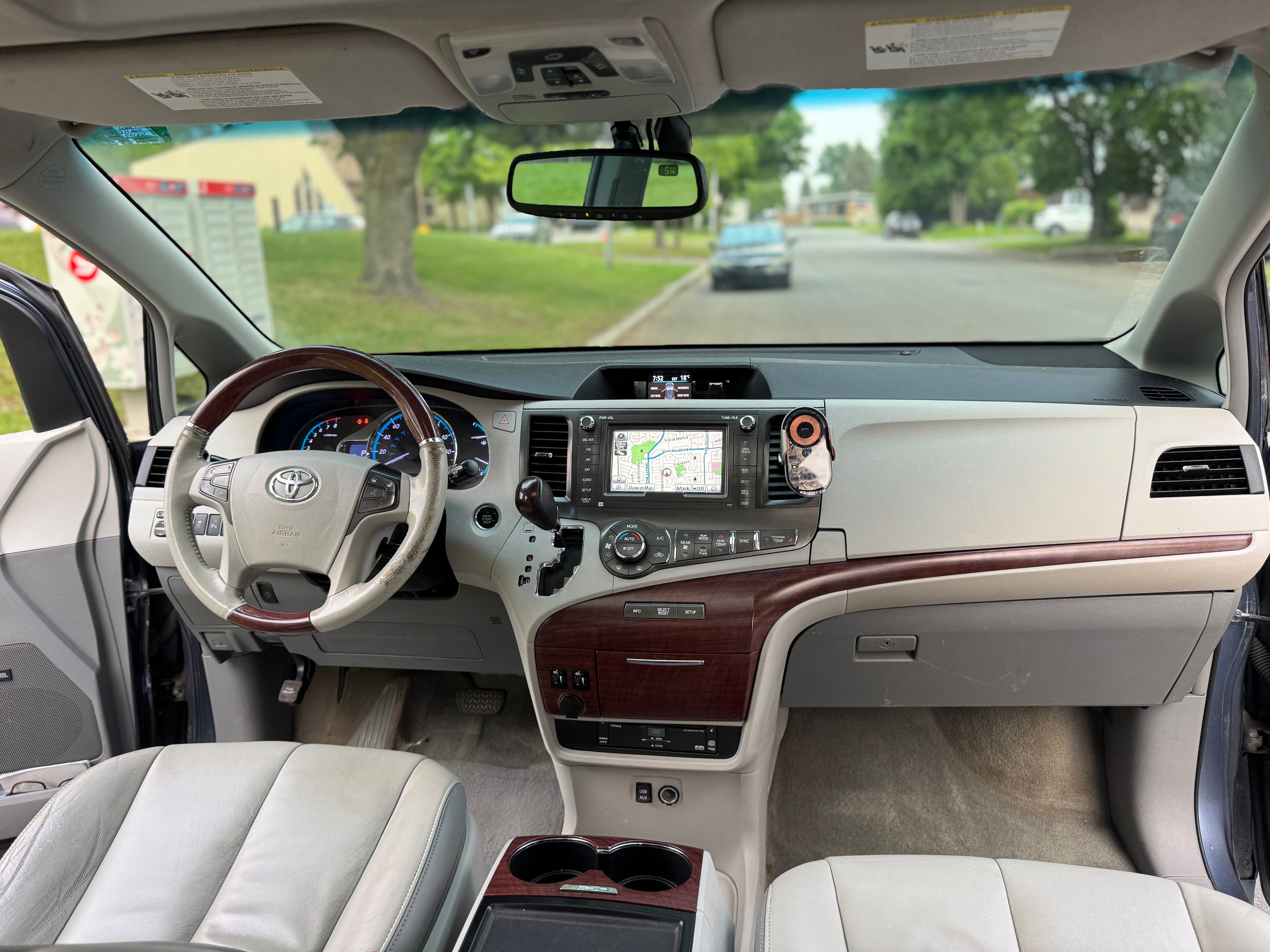 Toyota Sienna 2014 - Image 21