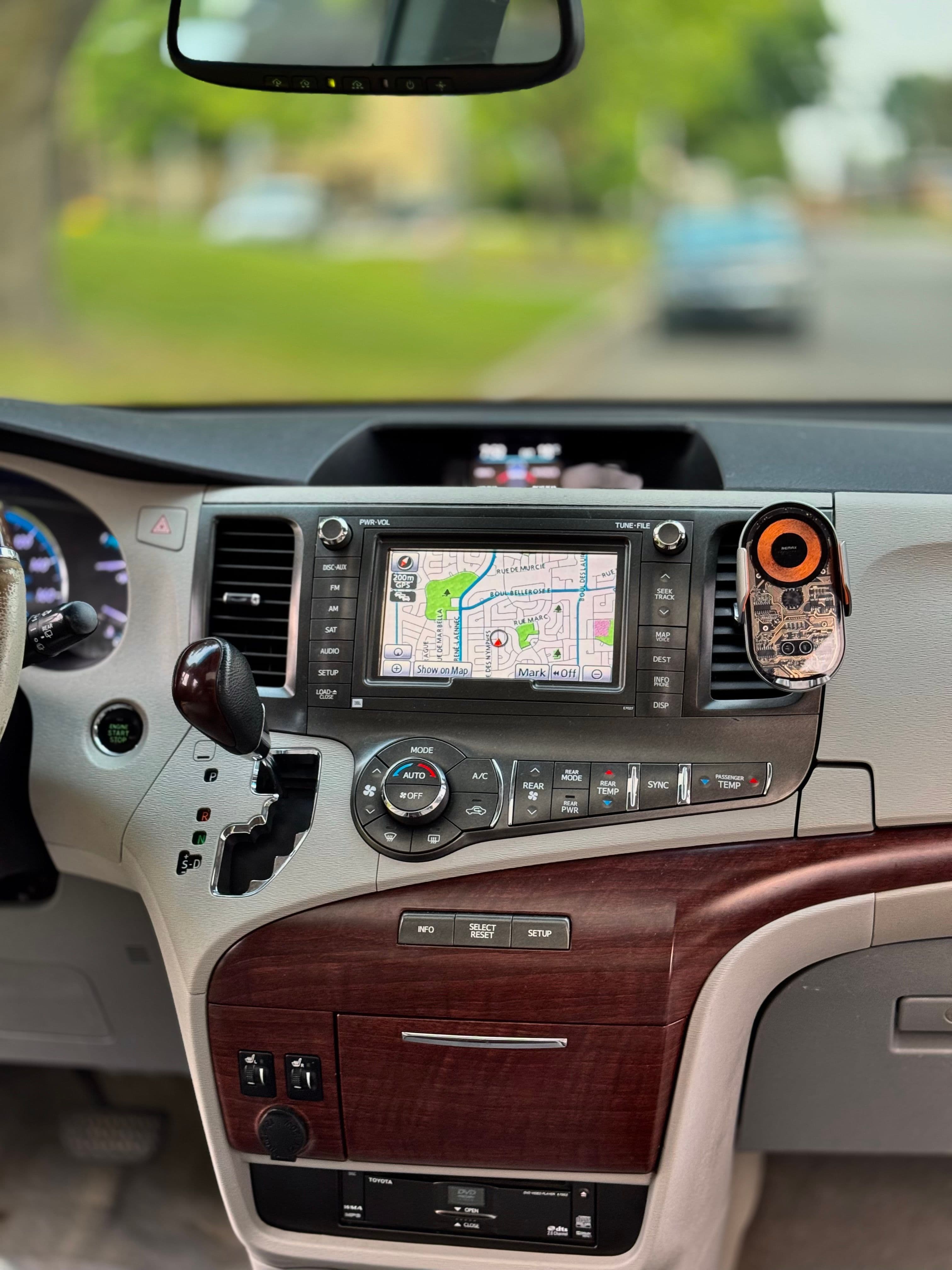 Toyota Sienna 2014 - Image 23